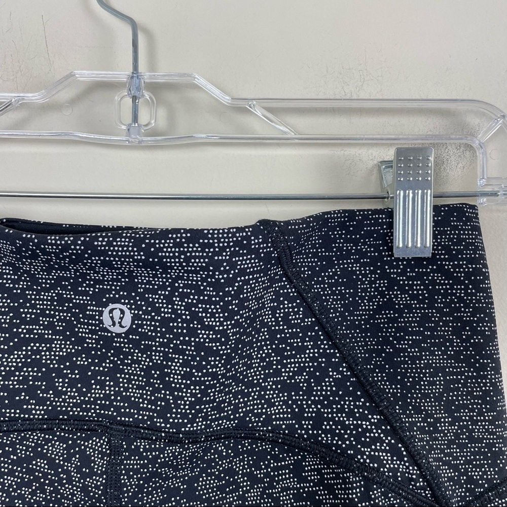 Lululemon Train Times Crop (17") Black Soundwave White Black Size 8 - Picture 7 of 8